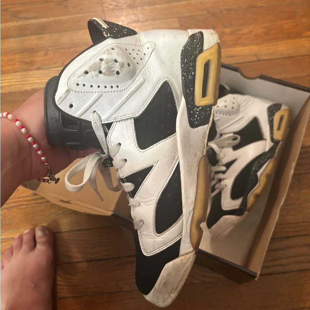 Air Jordan 6 Retro Sneakers - Black and white Oreo 2010 - Picture 4 of 7